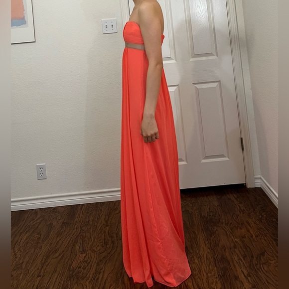 BCBG Maxazaria Strapless Coral Pink Long Formal Maxi Dress Gown Size 6 - Picture 3 of 16